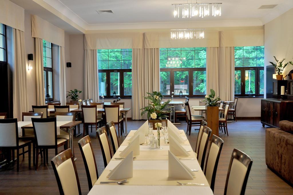 Willa Strzelnica Hotel Косцежина Екстериор снимка