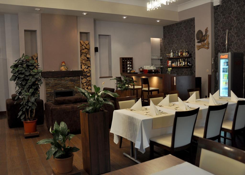 Willa Strzelnica Hotel Косцежина Екстериор снимка