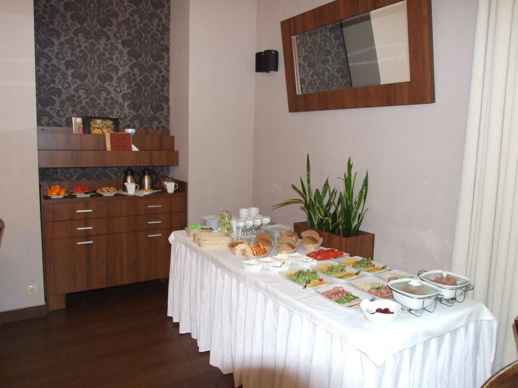 Willa Strzelnica Hotel Косцежина Екстериор снимка