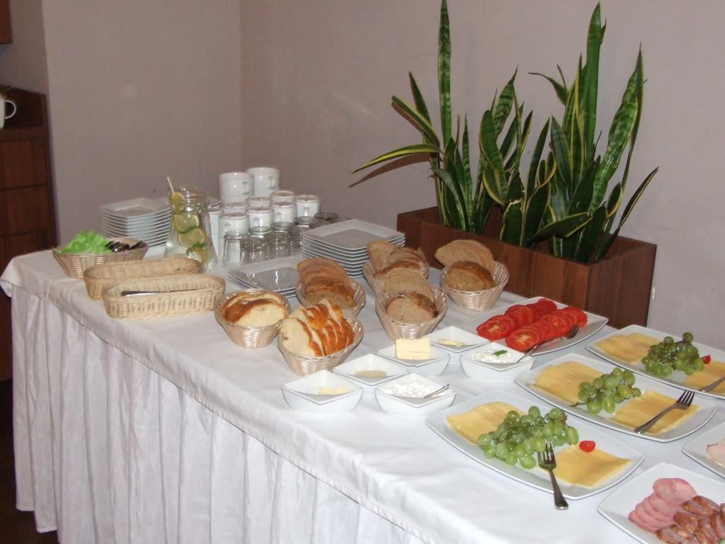 Willa Strzelnica Hotel Косцежина Екстериор снимка