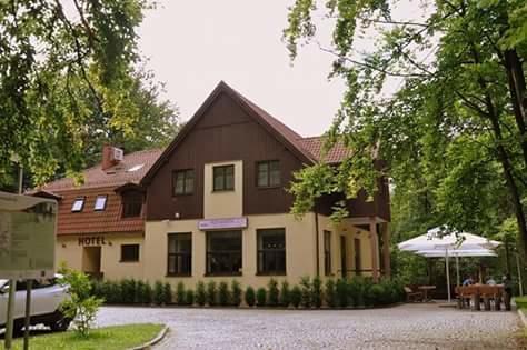 Willa Strzelnica Hotel Косцежина Екстериор снимка